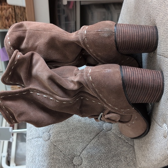 Splendid size 8.5 leather versatile slouch boots. Inside Lining - Picture 3 of 4